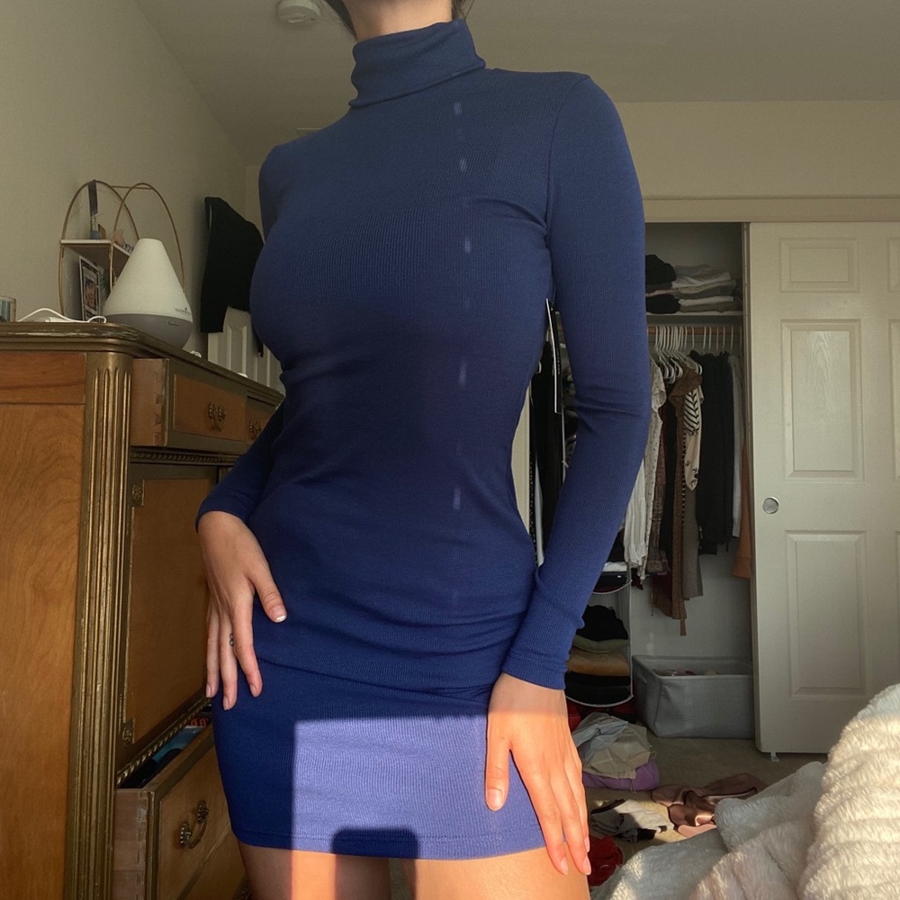 Ribbed blue turtleneck dress by Lulu’s💙⭐️